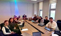 Geleceğin iletişimcileri aynı masada buluştu