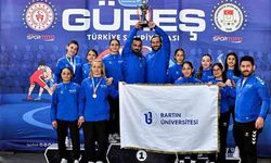 Güreşçilerden ÜNİLİG’de madalya yağmuru