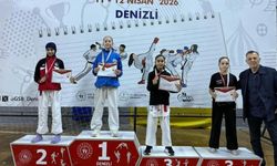 Manisalı karateciler Denizli’de madalyaları topladı