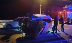 Kontrolden çıkan otomobil yan yattı