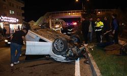 Köpeğe çarpmamak için manevra yapınca takla attı: 2 yaralı