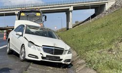 Otomobil takla attı: 2 kişi burnu bile kanamadan kurtuldu