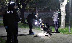 Parkta Silahlı ve Bıçaklı Kavga: 2 Kişi Yaralandı