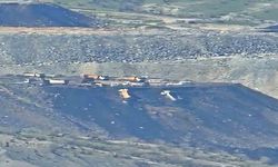 Toprak kaydı, 2 araç şarampole yuvarlandı