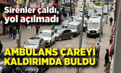 Gazipaşa’da trafik çilesi: Ambulans kaldırımdan ilerledi!