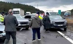 TEM Otoyolu’nda 10 araçlı zincirleme kaza: 6 yaralı