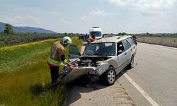 Tofaş hurdaya döndü: 2 yaralı