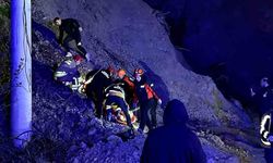 Uçuruma yuvarlanan kişiyi kurtarma girişimi faciaya dönüşüyordu