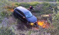 Yoldan çıkan otomobilin sürücüsü, tarlaya uçtu