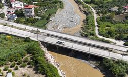 2 gence mezar olan Karaçay Köprüsü onarımı yapılarak trafiğe açıldı