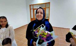 39 yaşında okul birincisi oldu, gurur tablosunda ailesi de yanındaydı