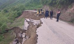Amasya’da köy yolunda heyelan