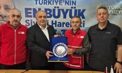 Bartın protokolü kurban bağışını Kızılay'a yaptı