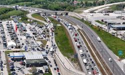 Bolu geçişinde bayram trafiği erken başladı: Yollarda uzun kuyruklar oluştu