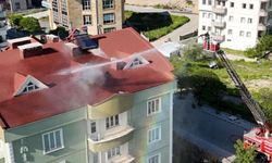 Çatı katındaki mutfakta çıkan yangın korkuttu
