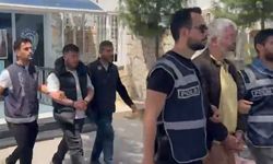 Yaşlı kadını milyonlarca lira dolandırdılar