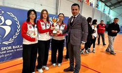 Floor Curling turnuvasında madalyalar verildi