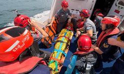 Yalova açıklarında gemide yaralanan personel tahliye edildi