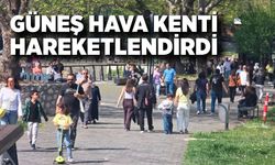Soğuk ve yağışlı havanın ardından gelen güneş, vatandaşı sokağa döktü