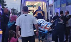 Hafif ticari aracın çarptığı kurye ağır yaralandı, kaçan sürücü yakalandı