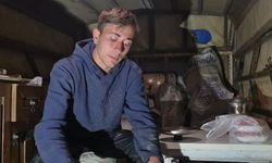Kurban pazarında besicilerin gece mesaisi