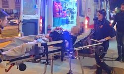 İki genç bıçaklı saldırıda yaralandı