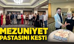 Mezuniyet pastasını kesti