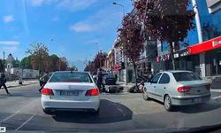 Motosikletler çarpıştı, facia son anda önlendi