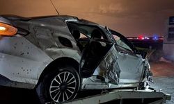 Takla atan otomobilde anne ve oğlu yaralandı
