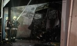 Başakşehir’de tamirhanedeki tırda yangın çıktı