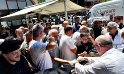 AK Parti tarafından dağıtılan aşure ağızları tatlandırdı