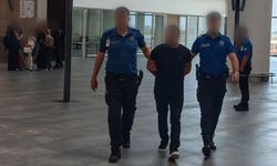 Aranan şahıs havalimanında yakalandı