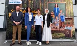 Azra Akın Bahçeşehir Kolejinde