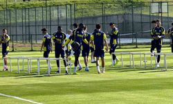 Fenerbahçe, ilk antrenmanını basına açık gerçekleştirdi