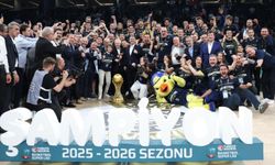 Basketbol Süper Ligi'nde şampiyon Fenerbahçe Beko kupasını aldı