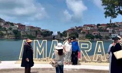 Işıklı tabela turistlerin ilgi odağı oldu