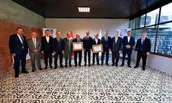 KARDEMİR’de onursal başkanlık ünvanları takdim edildi
