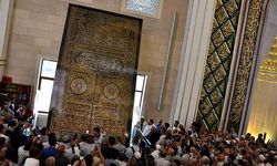 Kabe'nin kapı örtüsü Millet Cami ve Külliyesi’nde sergileniyor