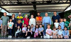 Kamyon Tiyatrosu Miniklerle Buluştu