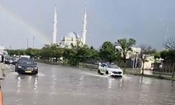 Sağanak Vurdu! Yollar Göle Döndü, Tarlalar Zarar Gördü