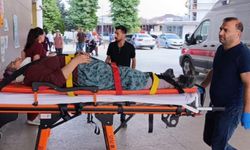 Kiraz toplamak için çıktığı ağaçtan düşerek yaralandı