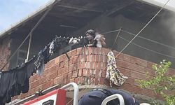 Korkutan yangın: Balkonda mahsur kalan anne ve bebeği itfaiye kurtardı