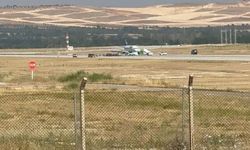 İniş takımı arızalanan SunExpress uçağı paniğe neden oldu
