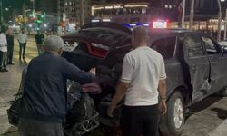 Kavşakta korkunç kaza! Suv araç yan yattı, 11 yaralı