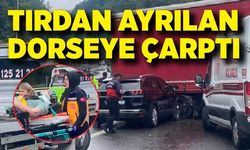 Korkutan Kaza! Seyir Halindeki Tırın Dorsesi Koptu