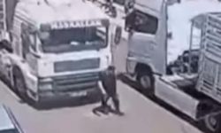 Tırın altında kalan yaya hayatını kaybetti