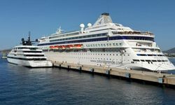 Bodrum'a iki gemi birden geldi