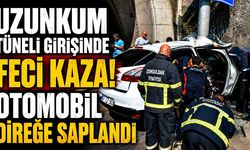 Uzunkum Tüneli Girişinde Feci Kaza! Otomobil Direğe Saplandı