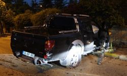 Alkollü ve ehliyetsiz sürücü duvara çarparak durabildi: 1 yaralı