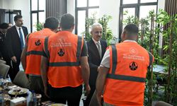 Bakan Uraloğlu Bolu Dağı'nda karayolları çalışanlarıyla buluştu